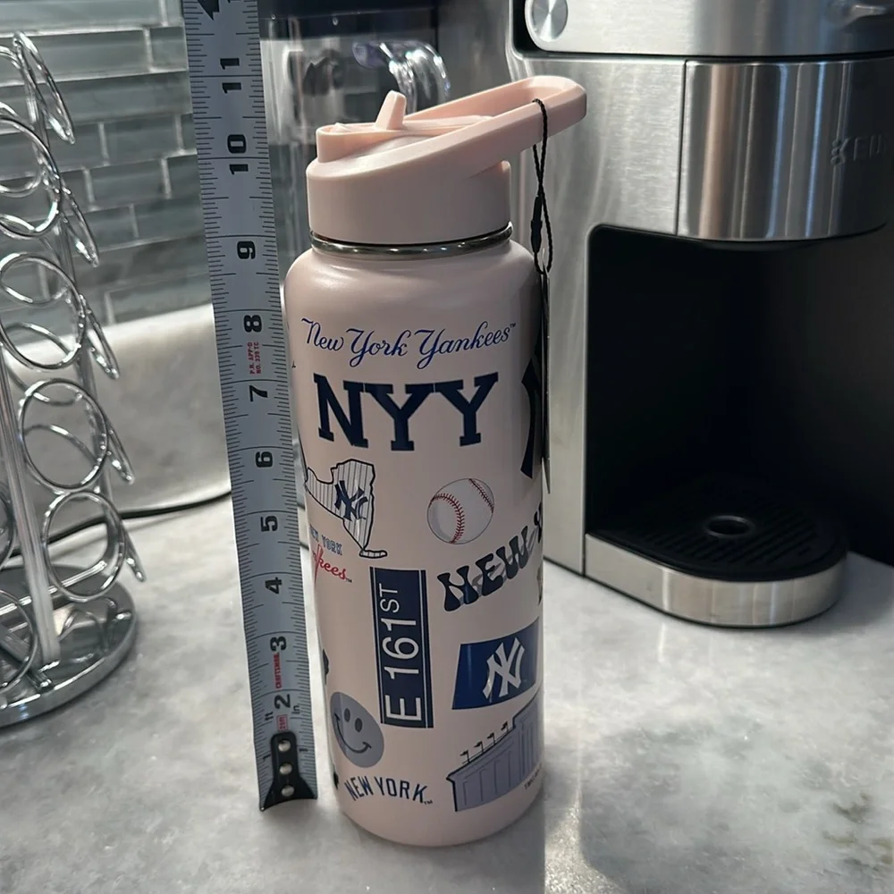 New York Yankees Pink 34oz Unique Design Quencher Tumbler - Picture 10 of 11